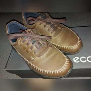 ECCO "LUCA" MEN'S SPORT SHOES. SIZE 39 OR 6